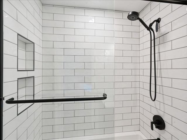 2514 W 60TH Street, Davenport, IA 52806