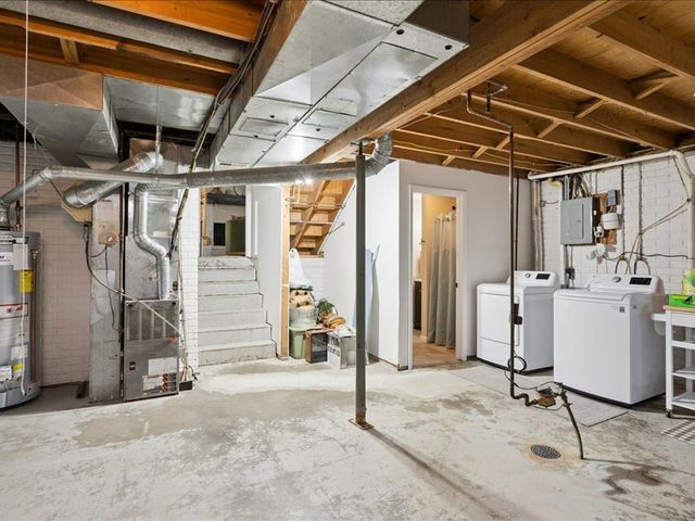 2514 W 60TH Street, Davenport, IA 52806