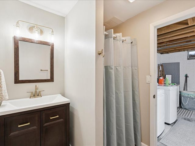 2514 W 60TH Street, Davenport, IA 52806