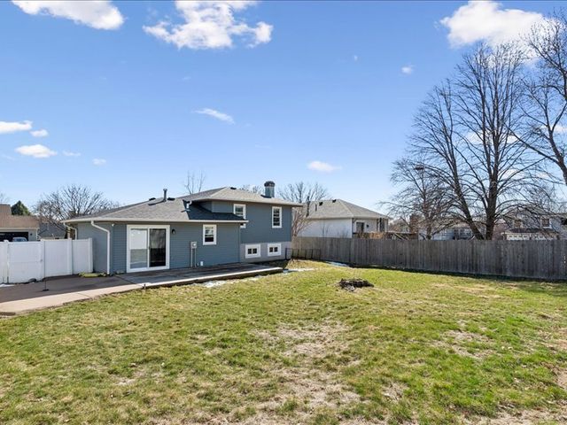 2514 W 60TH Street, Davenport, IA 52806