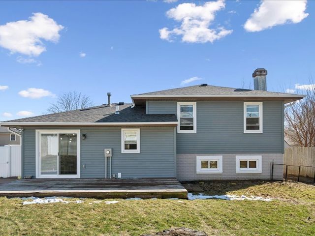 2514 W 60TH Street, Davenport, IA 52806