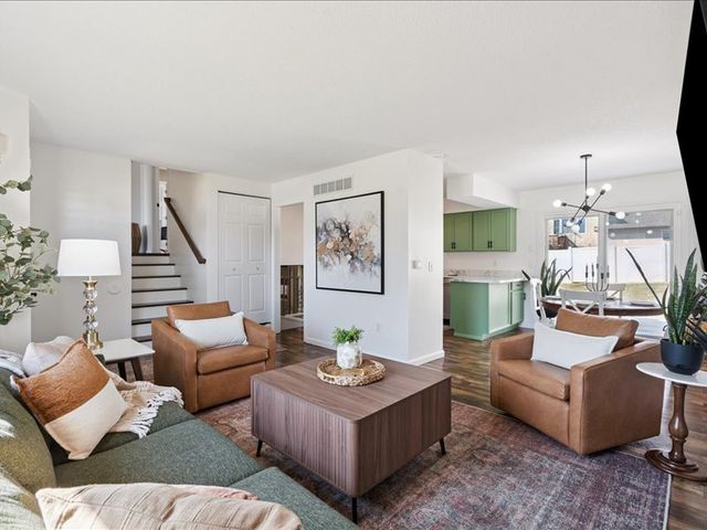 2514 W 60TH Street, Davenport, IA 52806