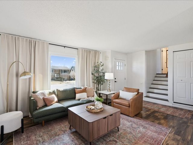 2514 W 60TH Street, Davenport, IA 52806