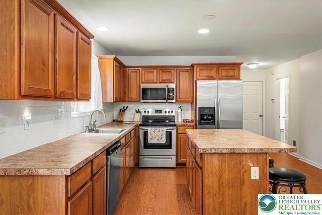 210 Swartsburo Drive, Pike, PA 18371