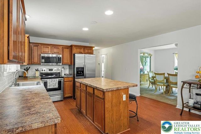 210 Swartsburo Drive, Pike, PA 18371