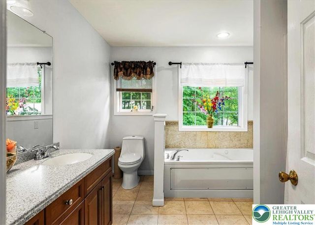 210 Swartsburo Drive, Pike, PA 18371