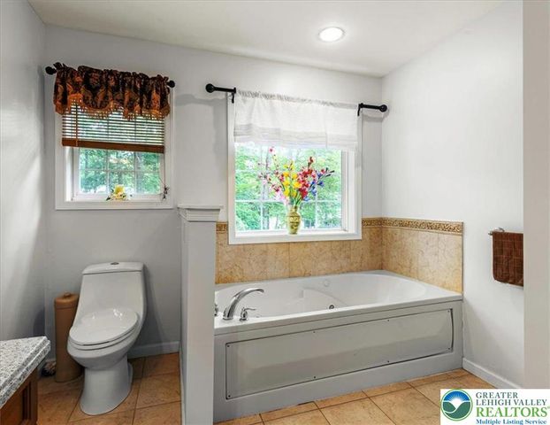 210 Swartsburo Drive, Pike, PA 18371