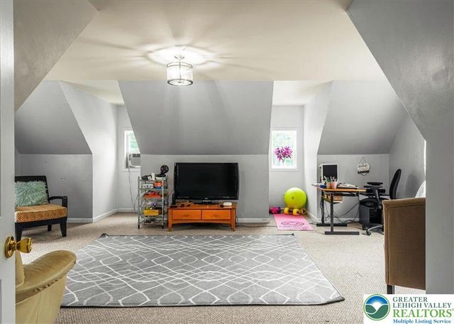 210 Swartsburo Drive, Pike, PA 18371