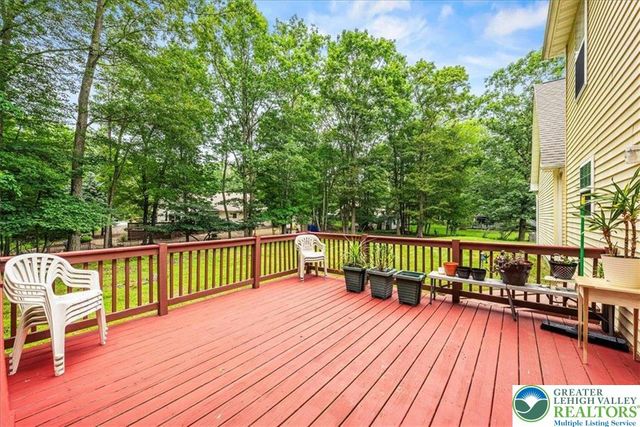 210 Swartsburo Drive, Pike, PA 18371