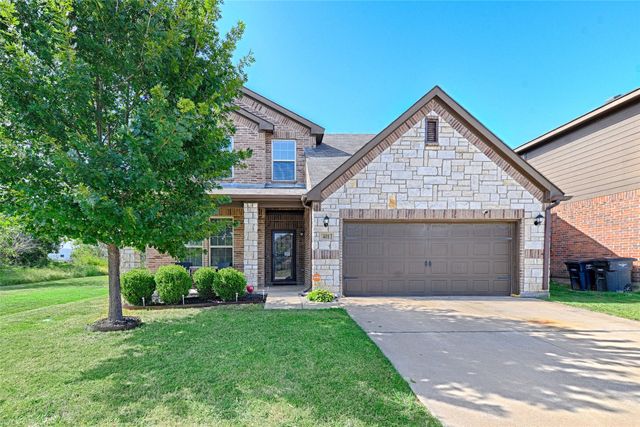 401 Sandhurst Drive, Crowley, TX 76036