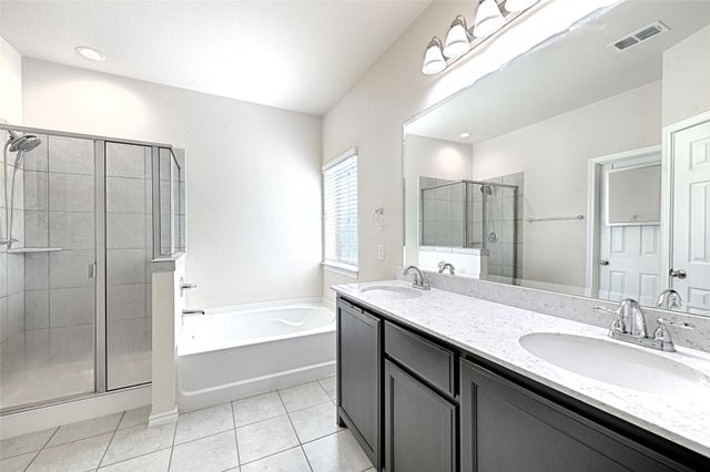 401 Sandhurst Drive, Crowley, TX 76036