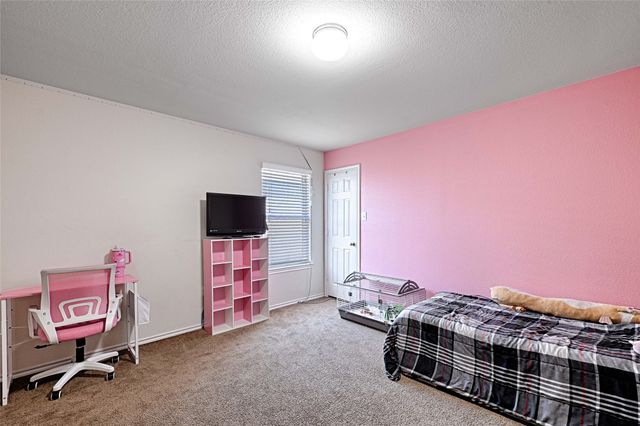 401 Sandhurst Drive, Crowley, TX 76036