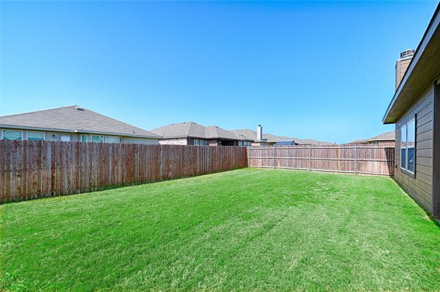 401 Sandhurst Drive, Crowley, TX 76036