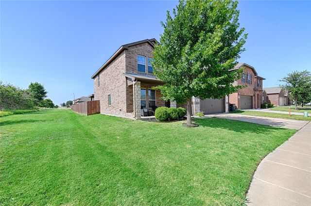 401 Sandhurst Drive, Crowley, TX 76036