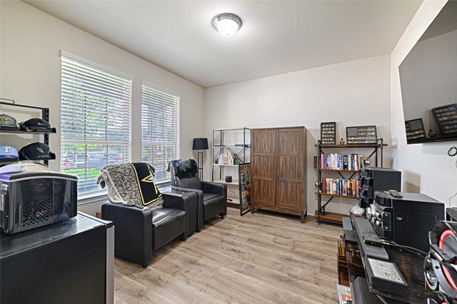 401 Sandhurst Drive, Crowley, TX 76036