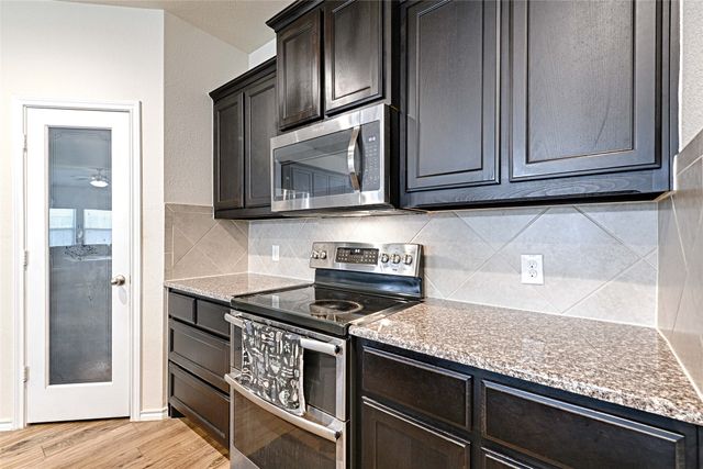 401 Sandhurst Drive, Crowley, TX 76036