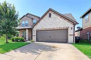 401 Sandhurst Drive, Crowley, TX 76036