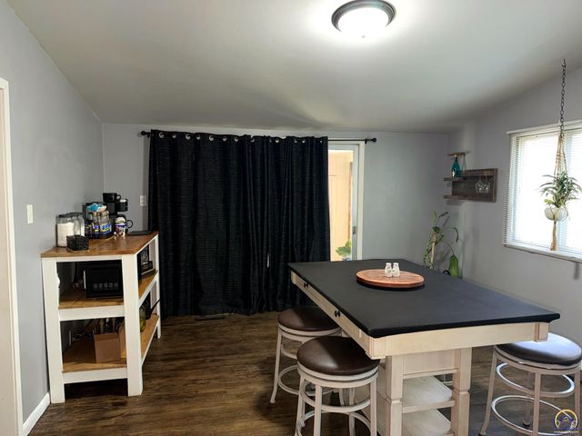 1601 SW 28th TER, Topeka, KS 66611