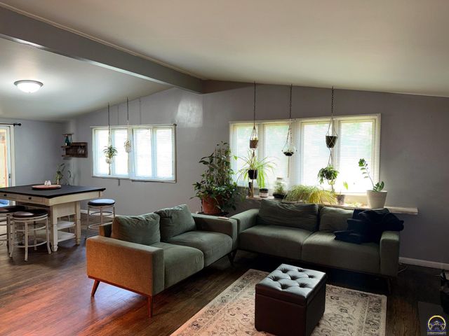 1601 SW 28th TER, Topeka, KS 66611