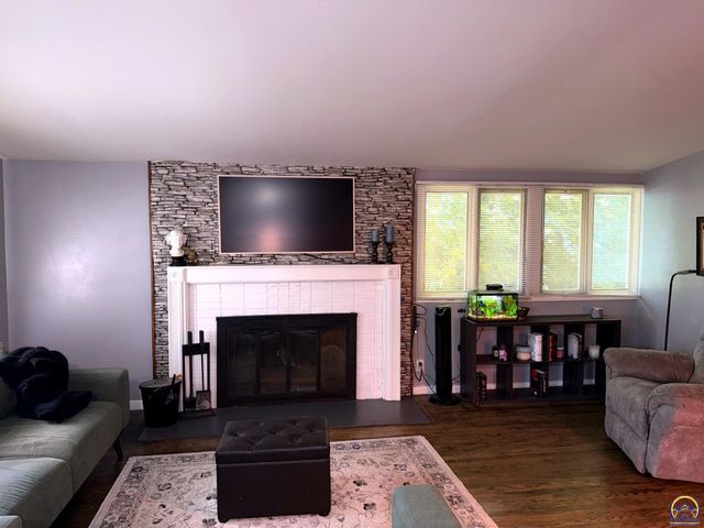 1601 SW 28th TER, Topeka, KS 66611