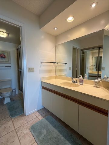 4 Plantation Drive 101, Vero Beach, FL 32966