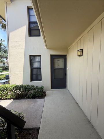 4 Plantation Drive 101, Vero Beach, FL 32966