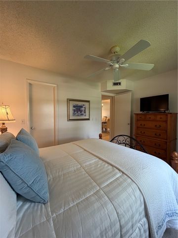 4 Plantation Drive 101, Vero Beach, FL 32966