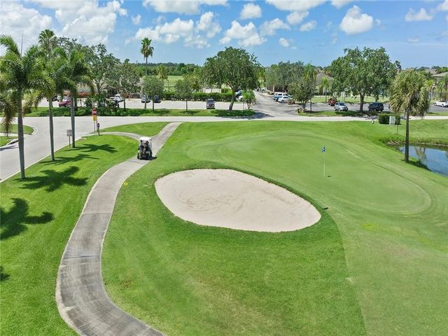 4 Plantation Drive 101, Vero Beach, FL 32966