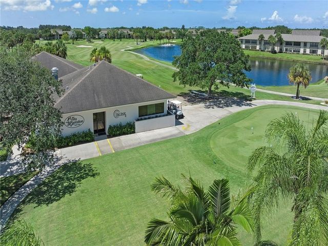 4 Plantation Drive 101, Vero Beach, FL 32966