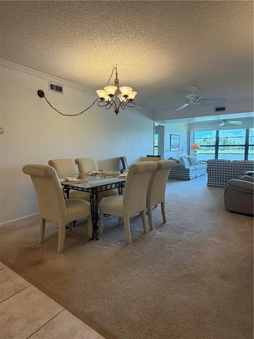 4 Plantation Drive 101, Vero Beach, FL 32966