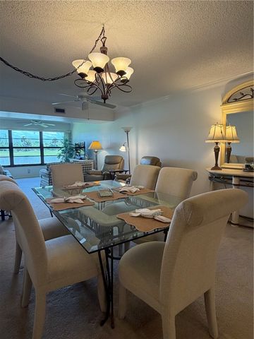 4 Plantation Drive 101, Vero Beach, FL 32966