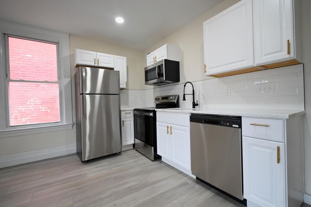 127 W 9th Street, Covington, KY 41011