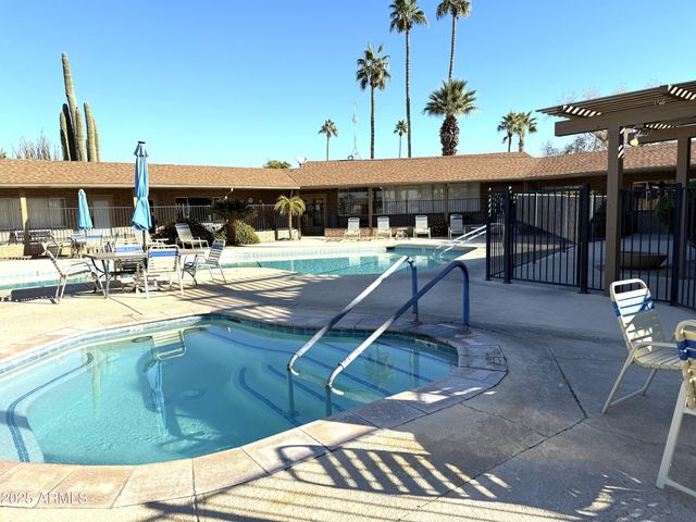 10701 N 99TH Avenue 51, Peoria, AZ 85345