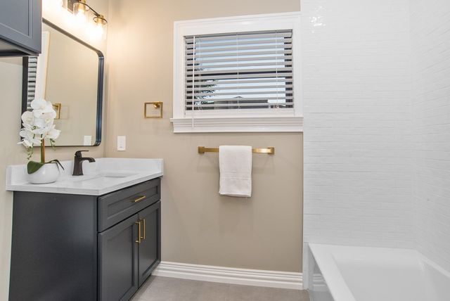 1835 Cedar Crest Boulevard, Dallas, TX 75203