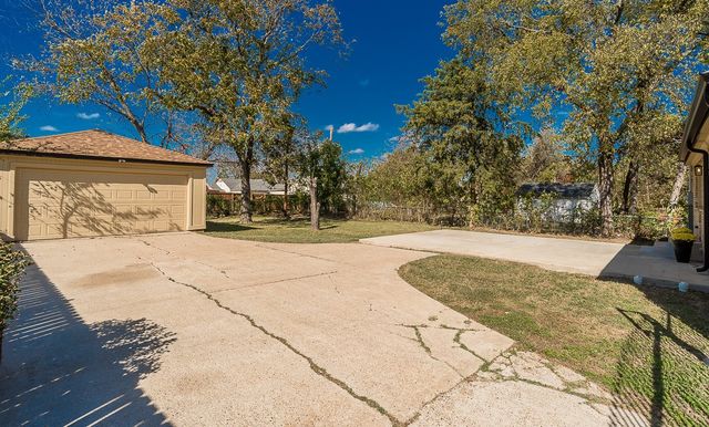 1835 Cedar Crest Boulevard, Dallas, TX 75203