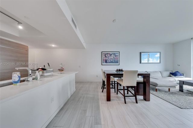 1100 S Miami Ave 2504, Miami, FL 33130