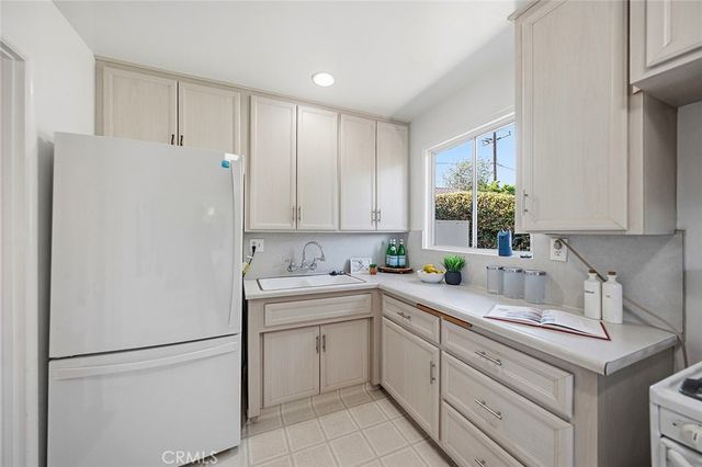 1911 Snowden, Long Beach, CA 90815