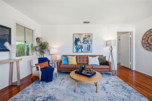 1911 Snowden, Long Beach, CA 90815