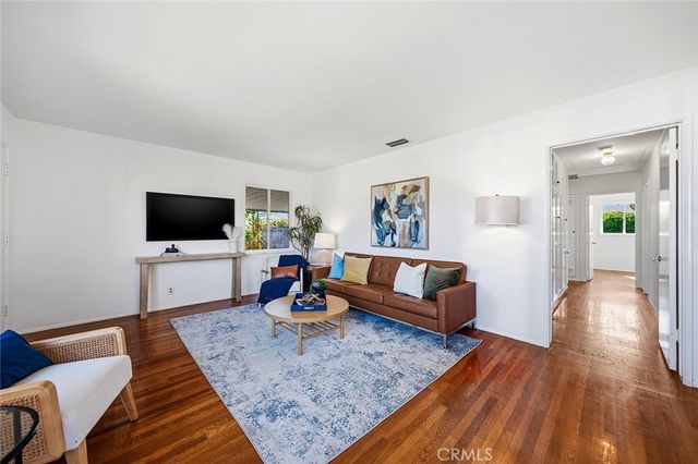 1911 Snowden, Long Beach, CA 90815