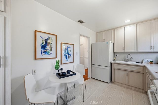 1911 Snowden, Long Beach, CA 90815