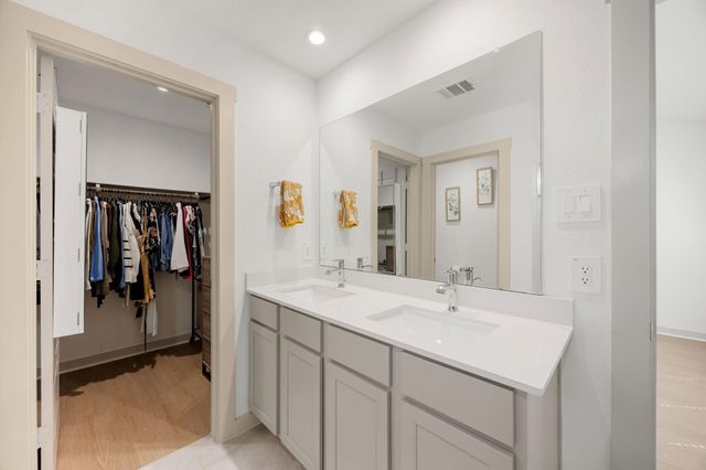 711 Alpine Falls Road, Rosharon, TX 77583