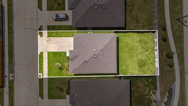 711 Alpine Falls Road, Rosharon, TX 77583