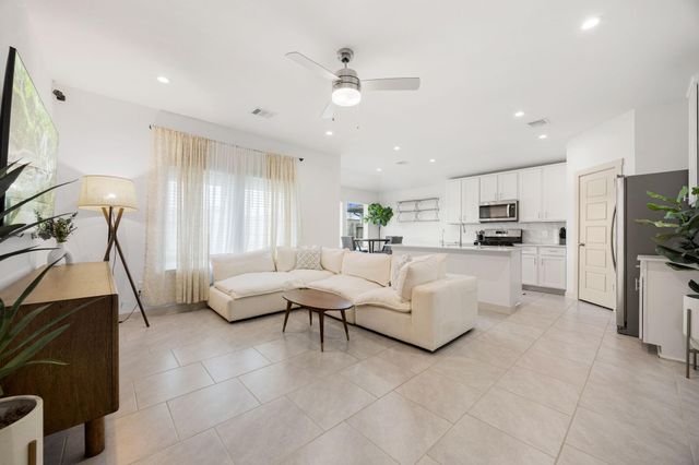 711 Alpine Falls Road, Rosharon, TX 77583