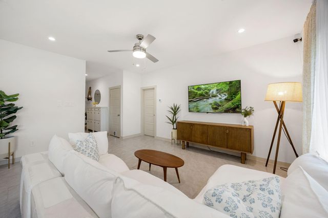 711 Alpine Falls Road, Rosharon, TX 77583