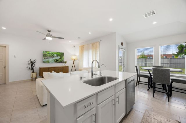 711 Alpine Falls Road, Rosharon, TX 77583