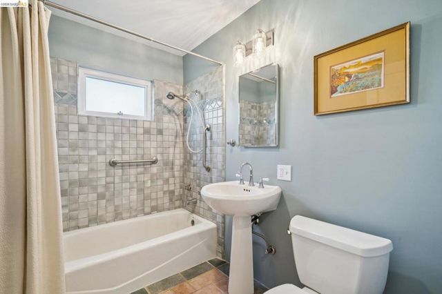 6452 Kensington Ave, Richmond, CA 94805