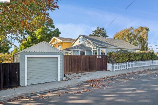 6452 Kensington Ave, Richmond, CA 94805