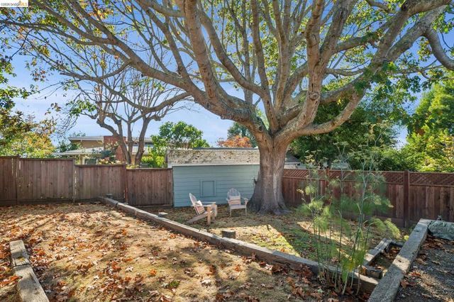 6452 Kensington Ave, Richmond, CA 94805