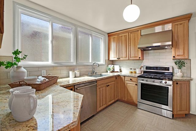 1339 S Mayfair Avenue, Daly City, CA 94015