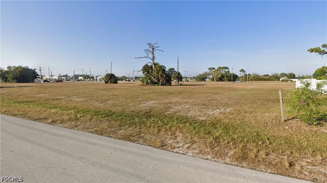 1510 SW 7th CT, Cape Coral, FL 33991